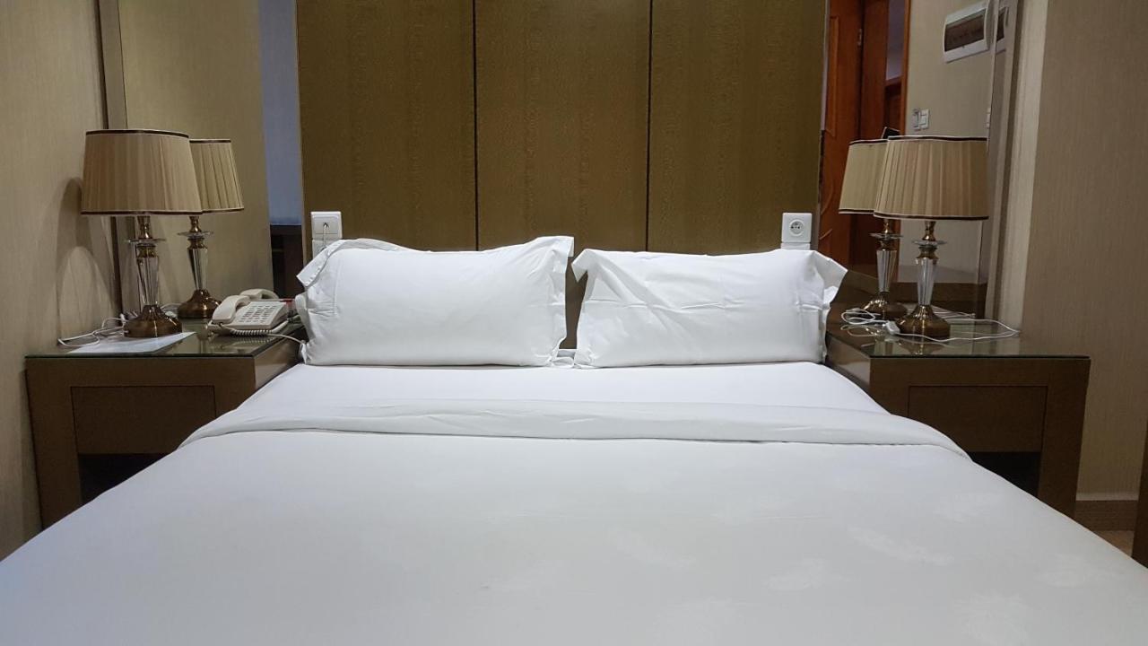 برازافيل Edmond Hotel المظهر الخارجي الصورة